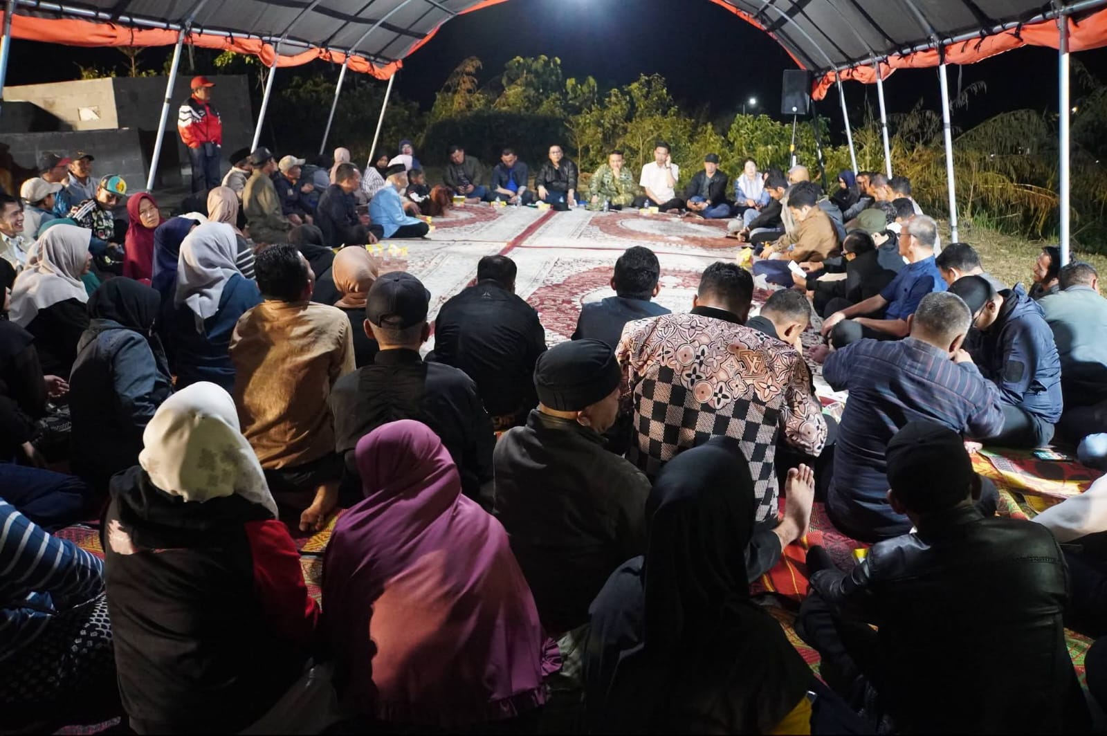 Suasana audiensi Wako Hendri dengan warga Kelurahan Koto Katiak.